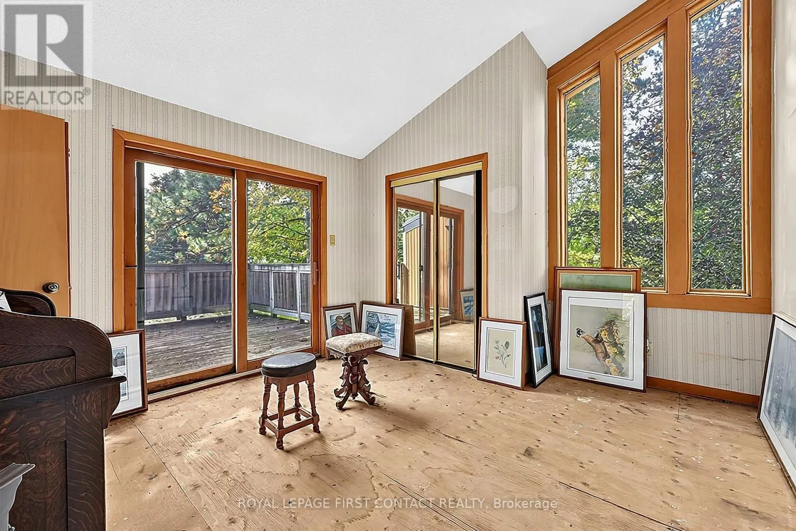2 BRIARWOOD COURT
