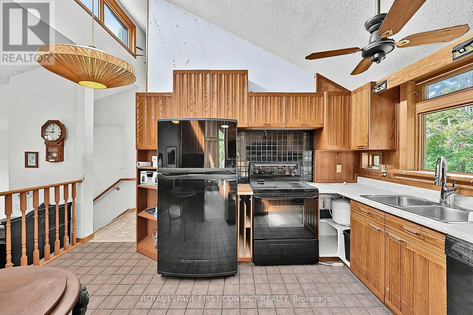 2 BRIARWOOD COURT