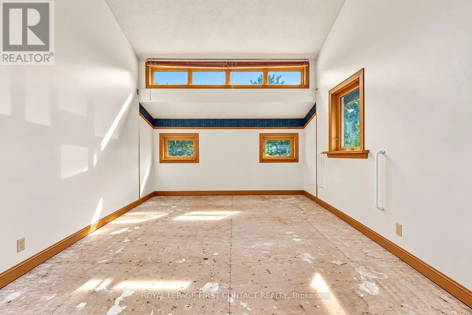 2 BRIARWOOD COURT