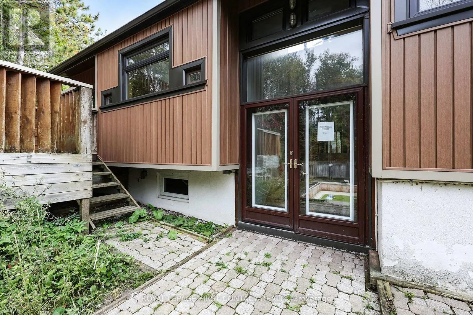 2 BRIARWOOD COURT