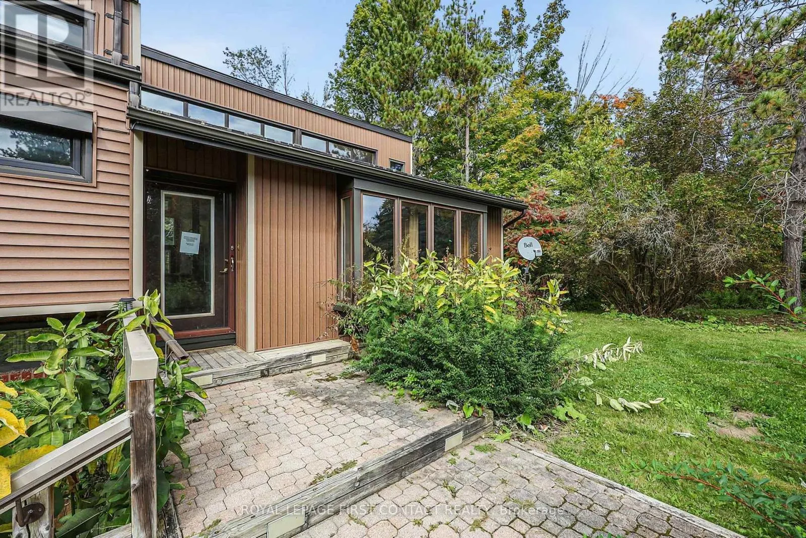 2 BRIARWOOD COURT