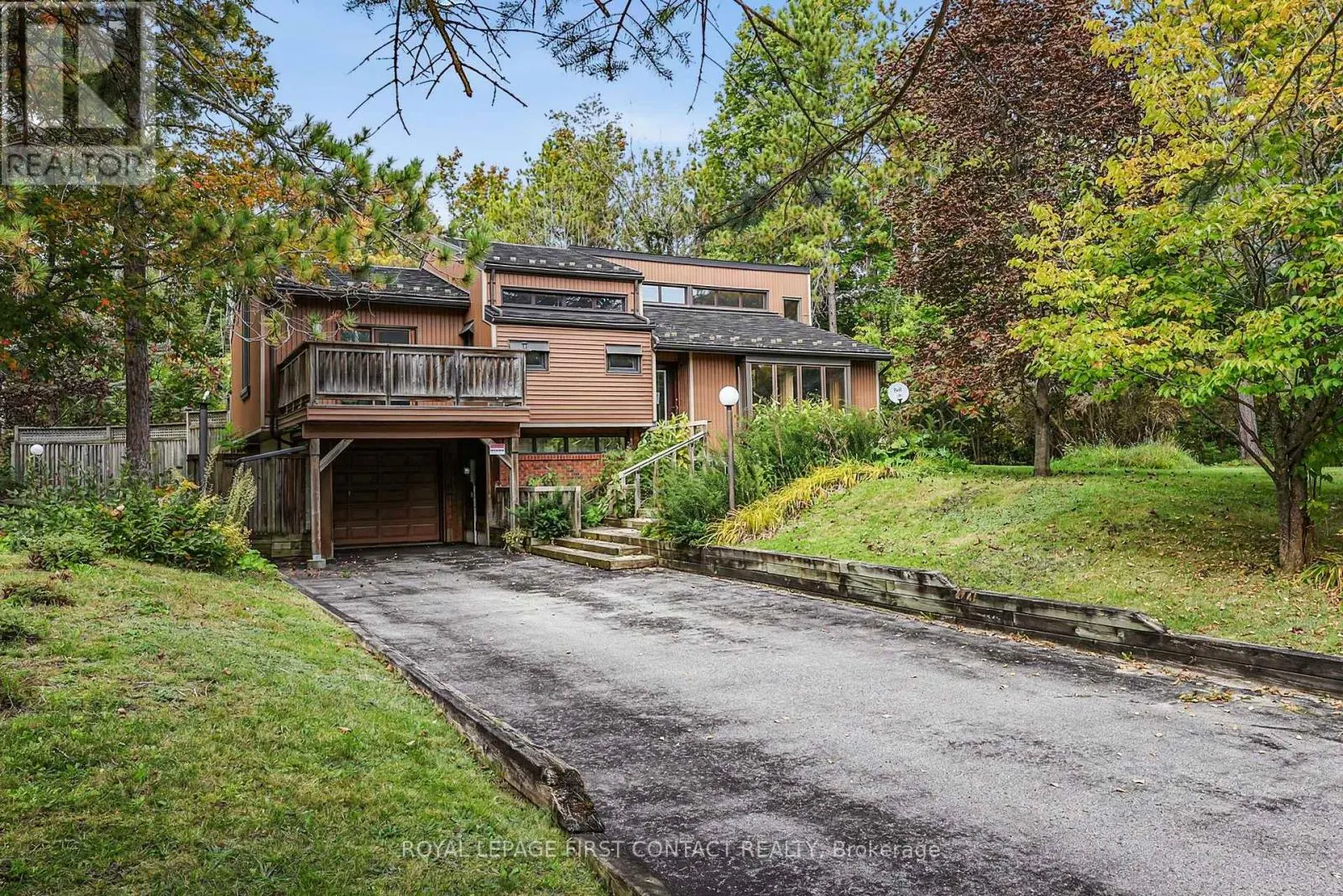 2 BRIARWOOD COURT