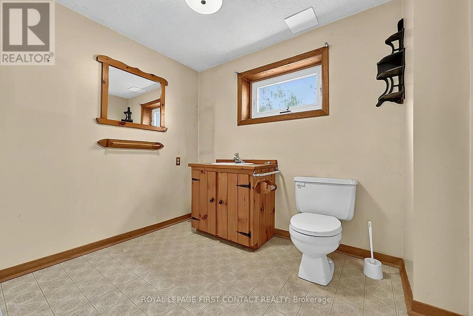 2 BRIARWOOD COURT