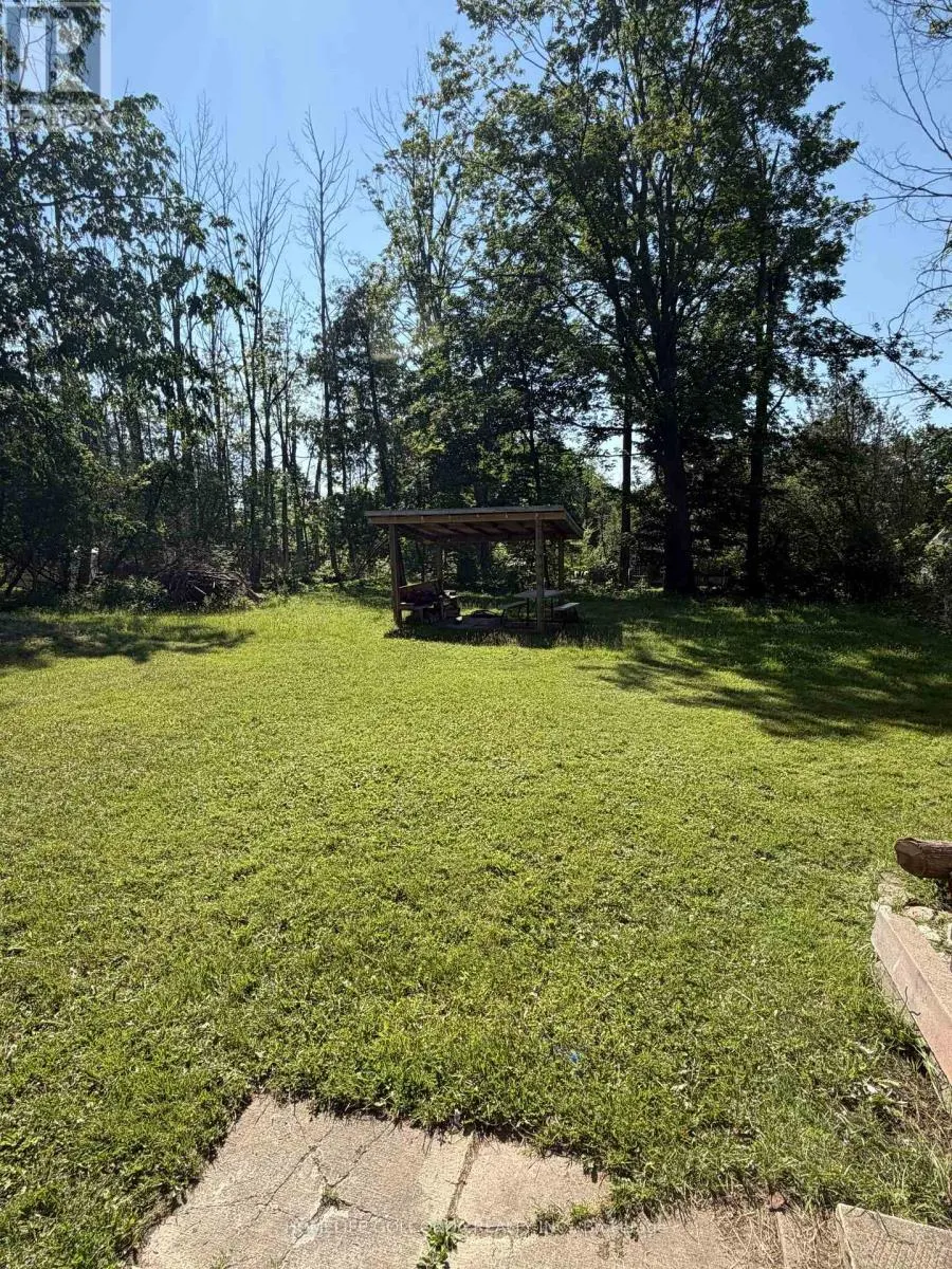 15 POPLAR CRESCENT