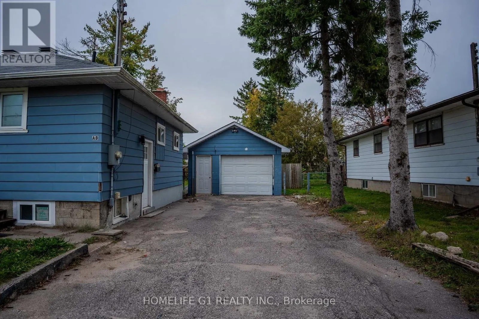 332 GROVE STREET E