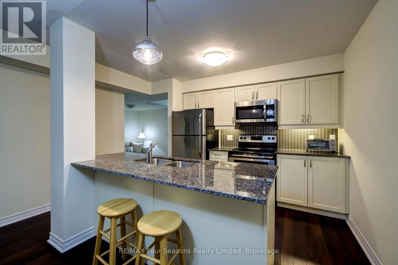 105 - 6 BRANDY LANE DRIVE #105
