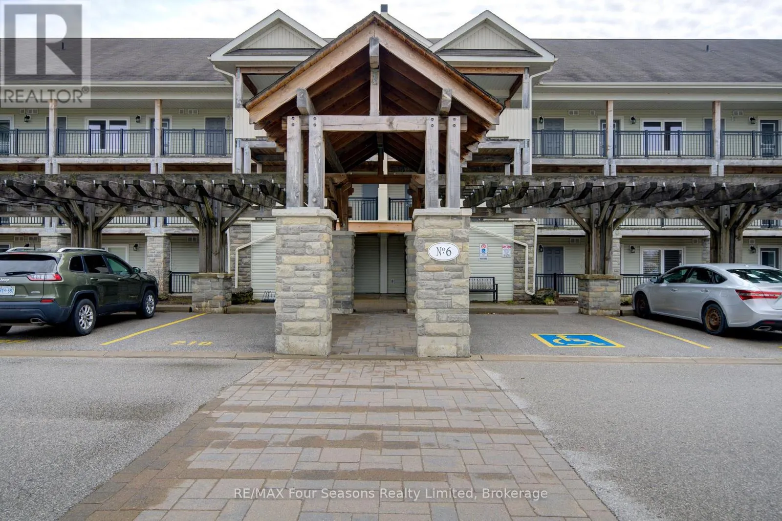 105 - 6 BRANDY LANE DRIVE #105