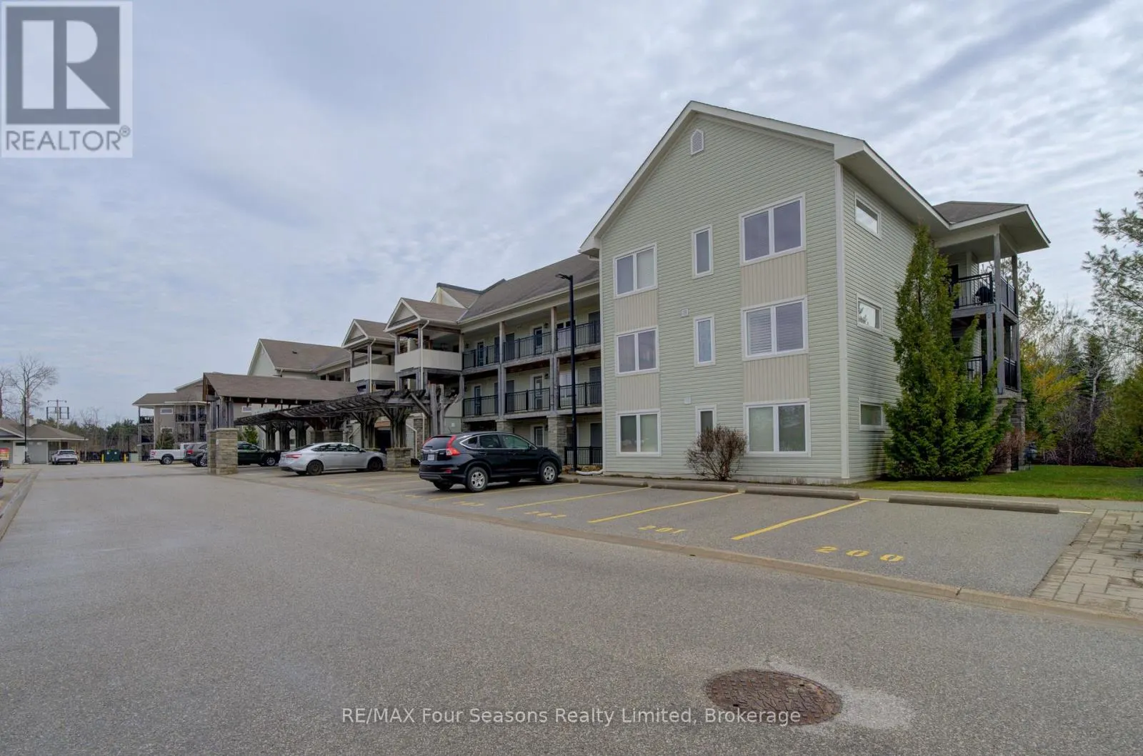105 - 6 BRANDY LANE DRIVE #105