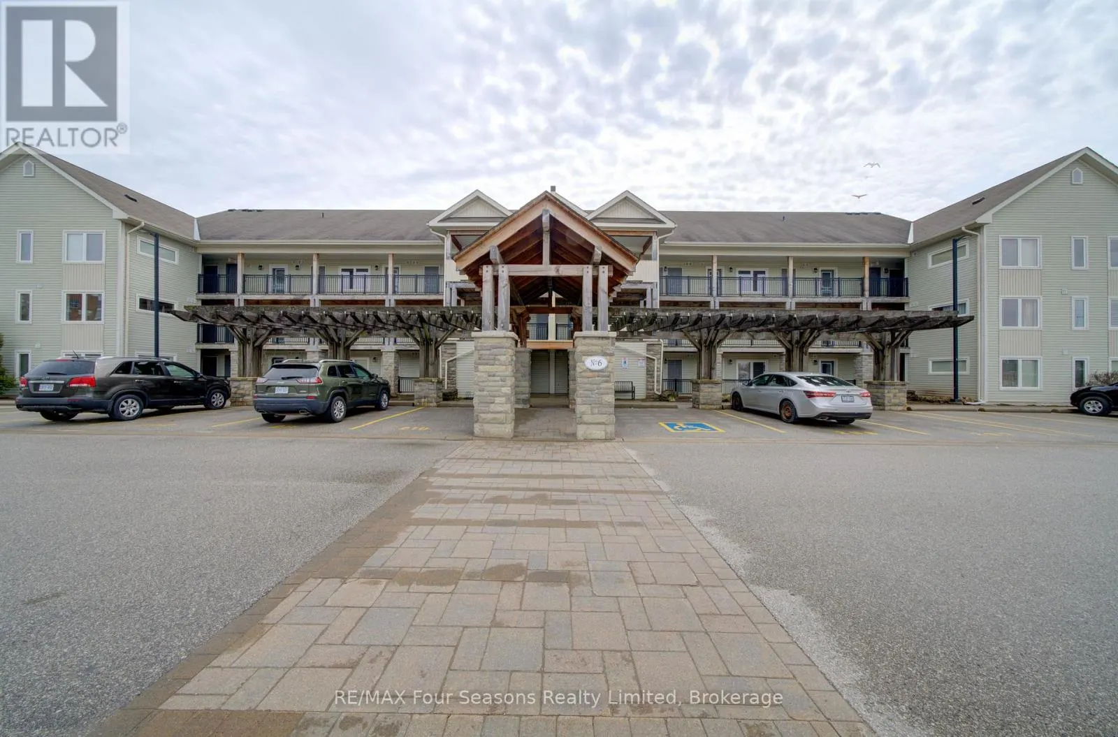 105 - 6 BRANDY LANE DRIVE #105