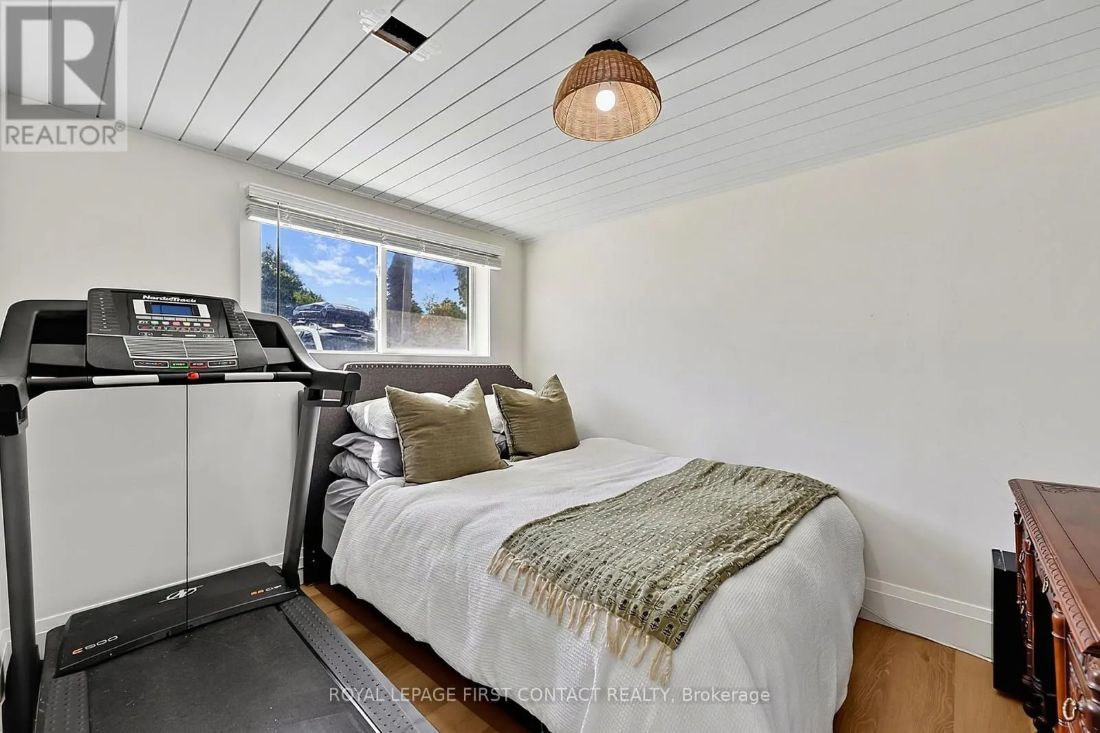11 MACLAREN AVENUE