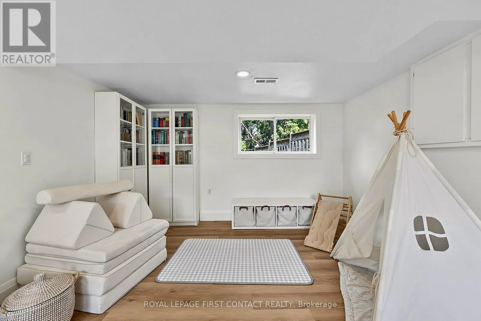 11 MACLAREN AVENUE