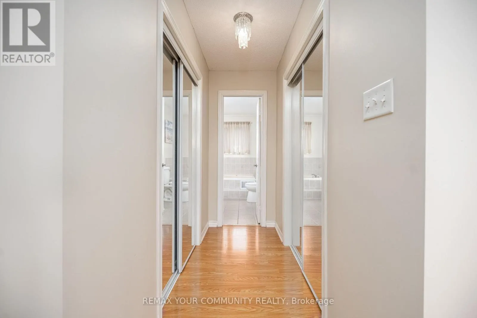 21 SILVERCREEK CRESCENT