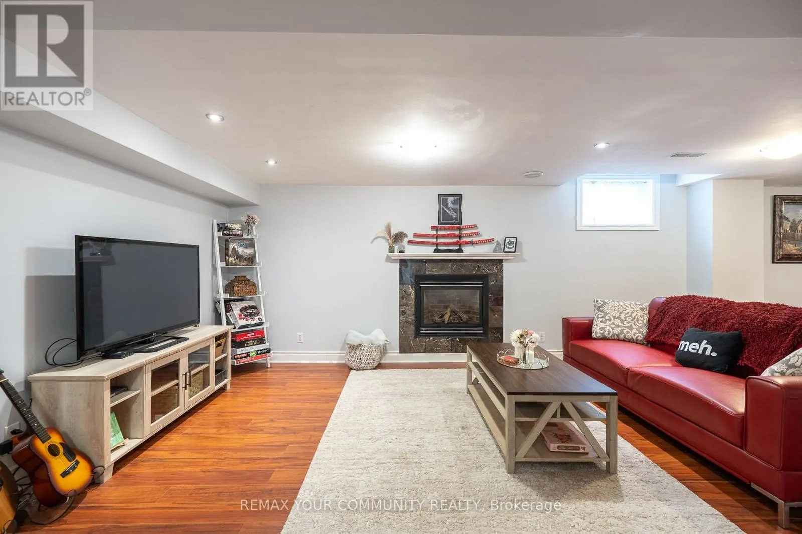 21 SILVERCREEK CRESCENT