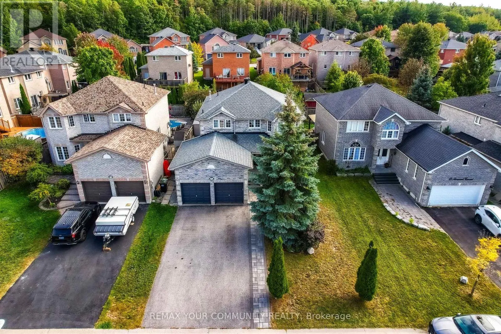21 SILVERCREEK CRESCENT