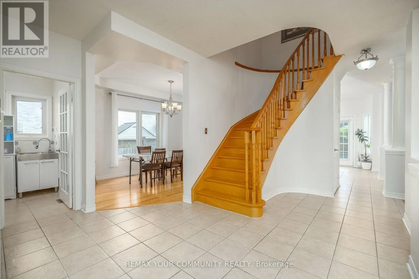 21 SILVERCREEK CRESCENT