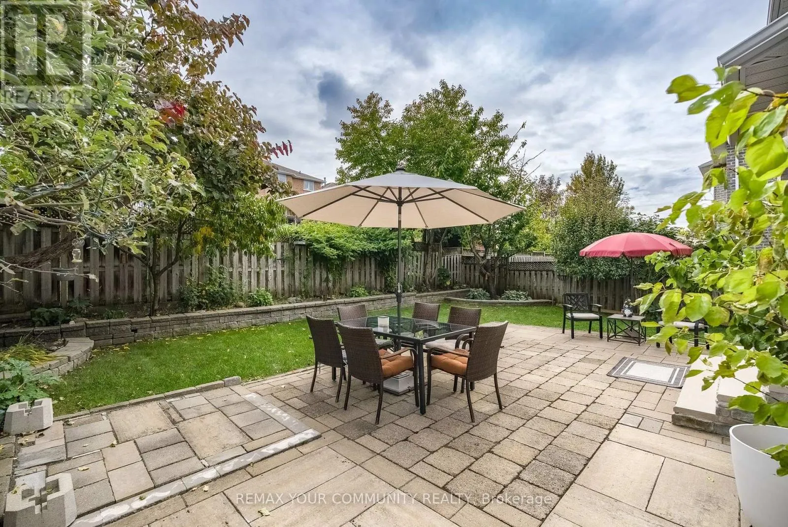 21 SILVERCREEK CRESCENT