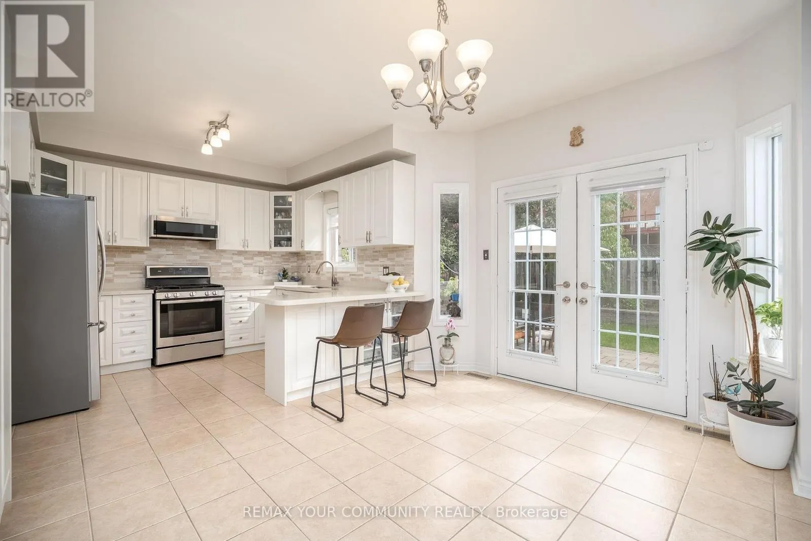 21 SILVERCREEK CRESCENT