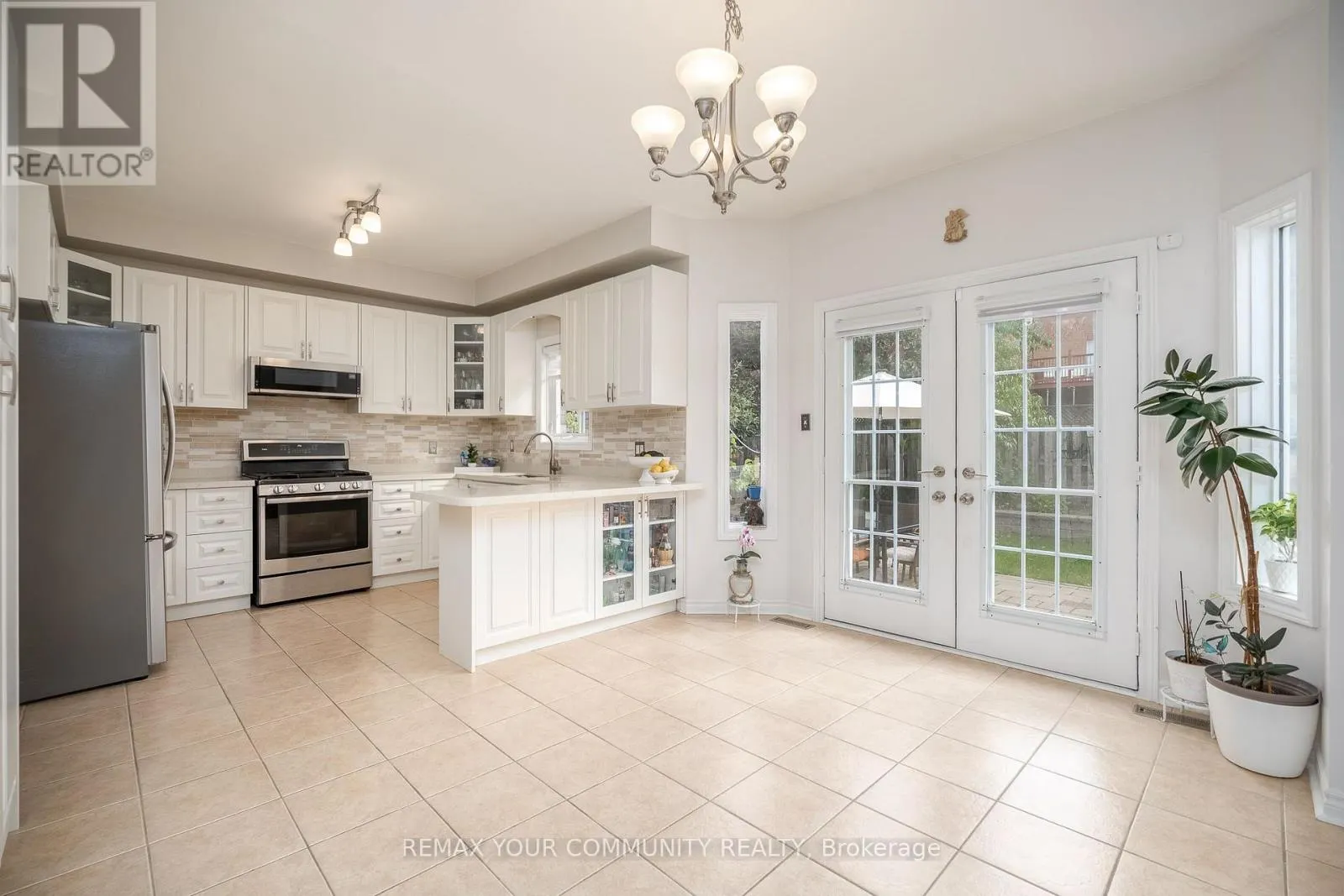 21 SILVERCREEK CRESCENT
