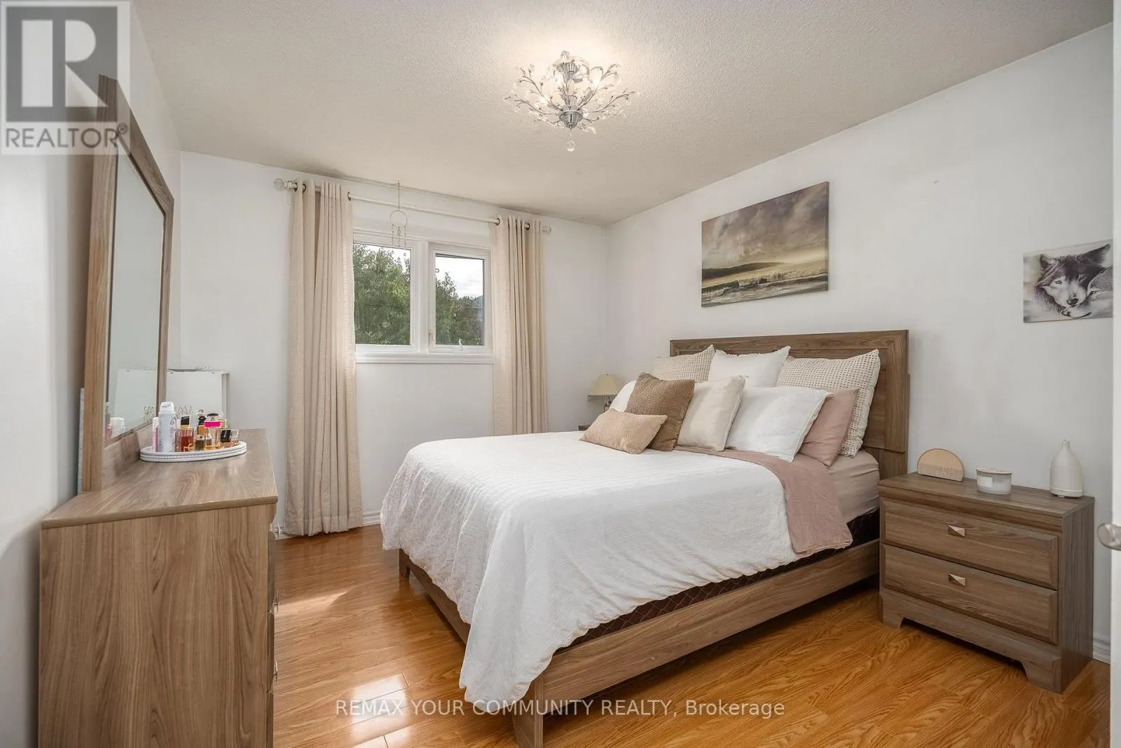 21 SILVERCREEK CRESCENT
