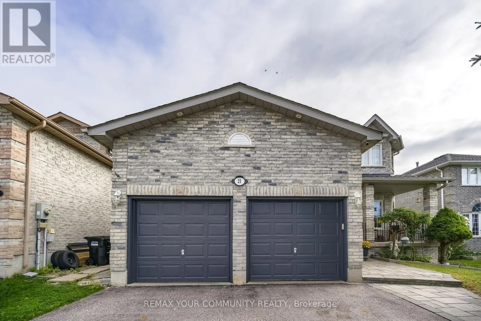 21 SILVERCREEK CRESCENT