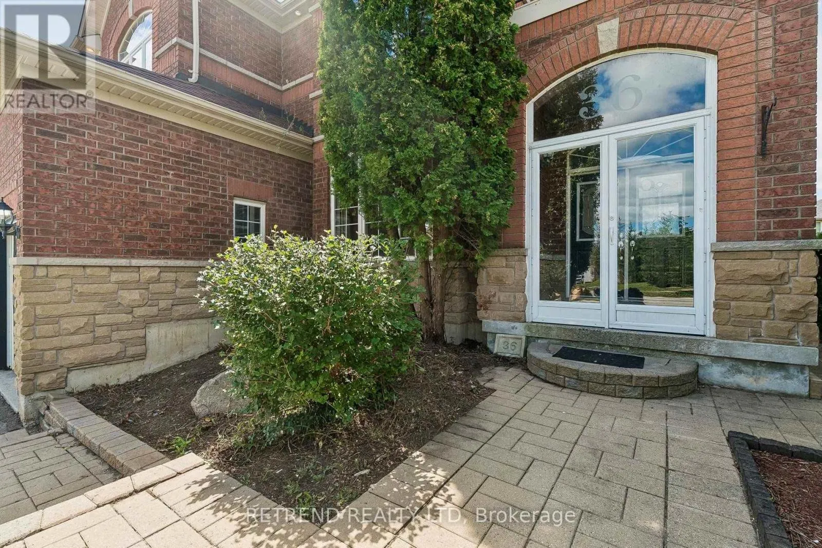36 SANDRINGHAM DRIVE