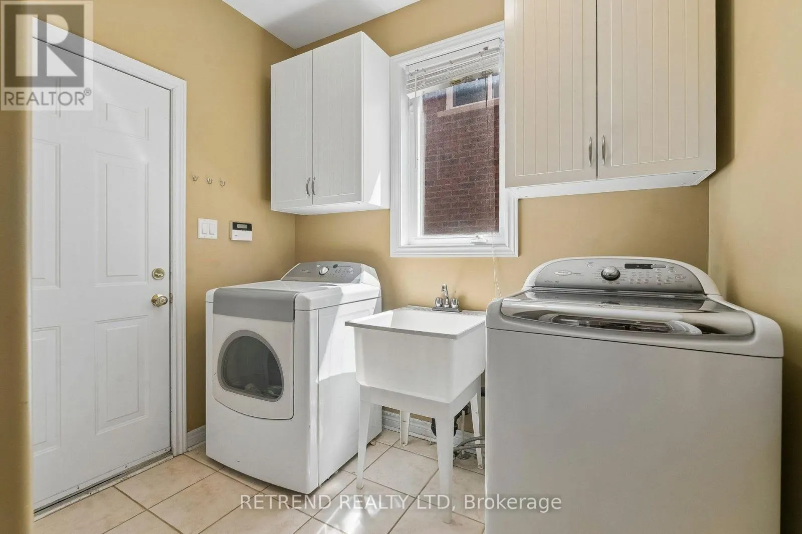 36 SANDRINGHAM DRIVE