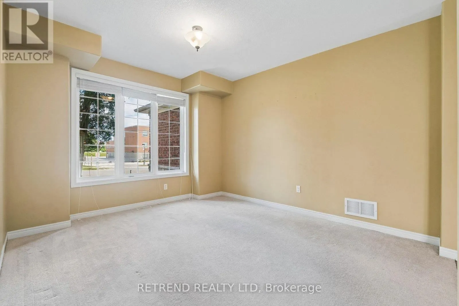 36 SANDRINGHAM DRIVE