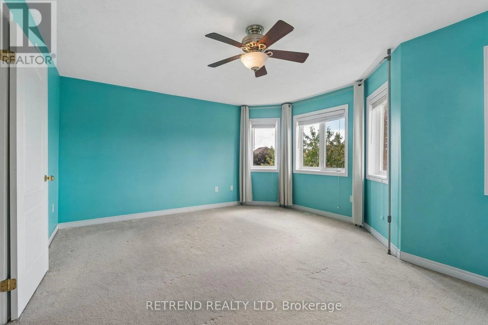 36 SANDRINGHAM DRIVE