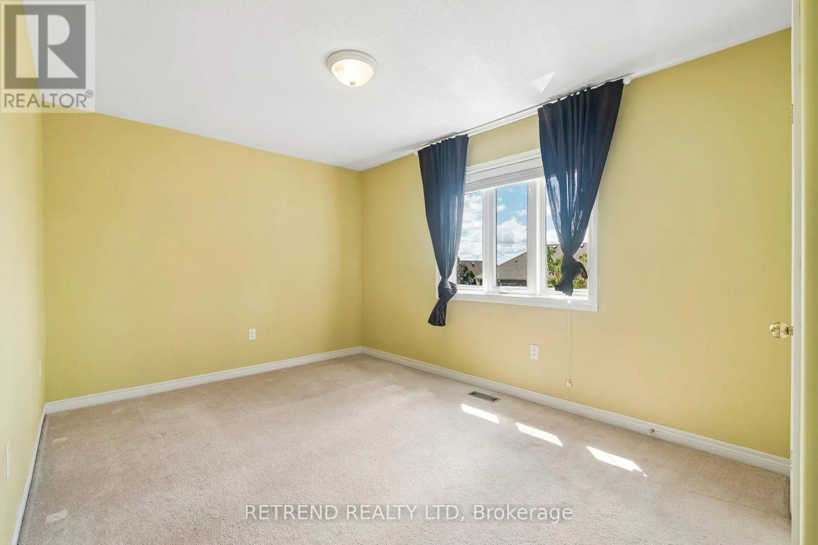 36 SANDRINGHAM DRIVE