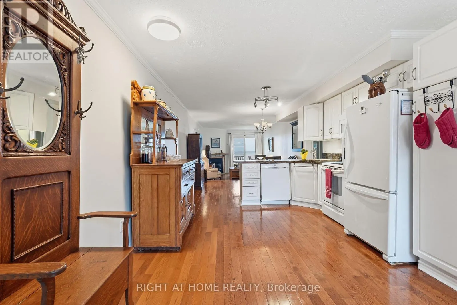 103 - 43 OLIVE CRESCENT E