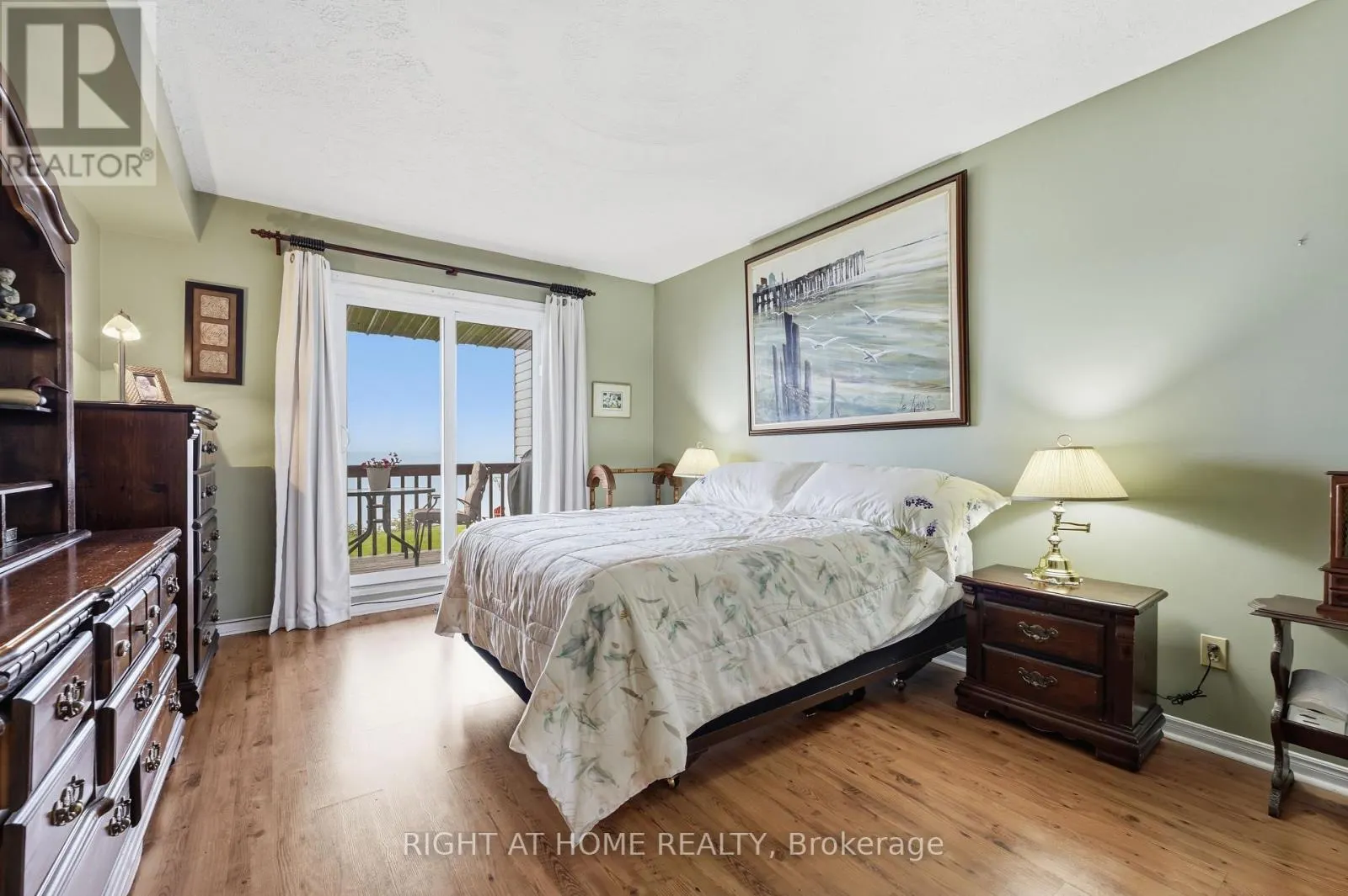103 - 43 OLIVE CRESCENT E