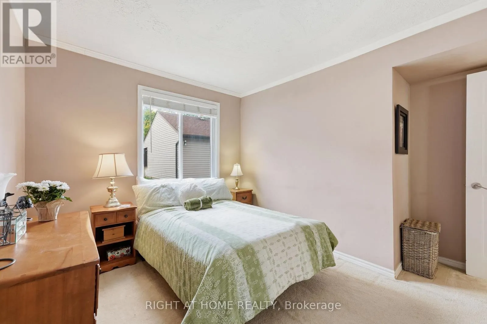 103 - 43 OLIVE CRESCENT E