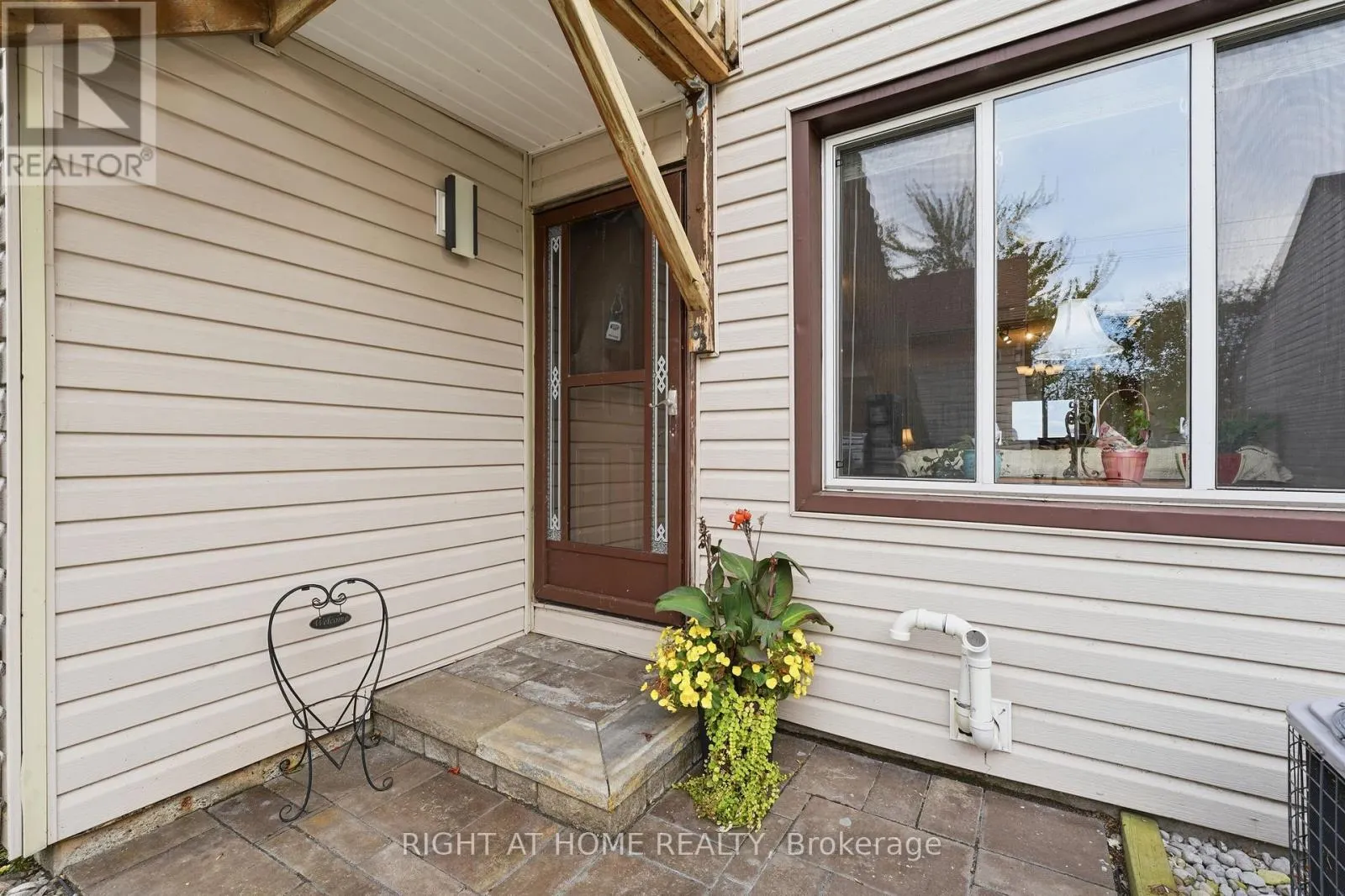 103 - 43 OLIVE CRESCENT E