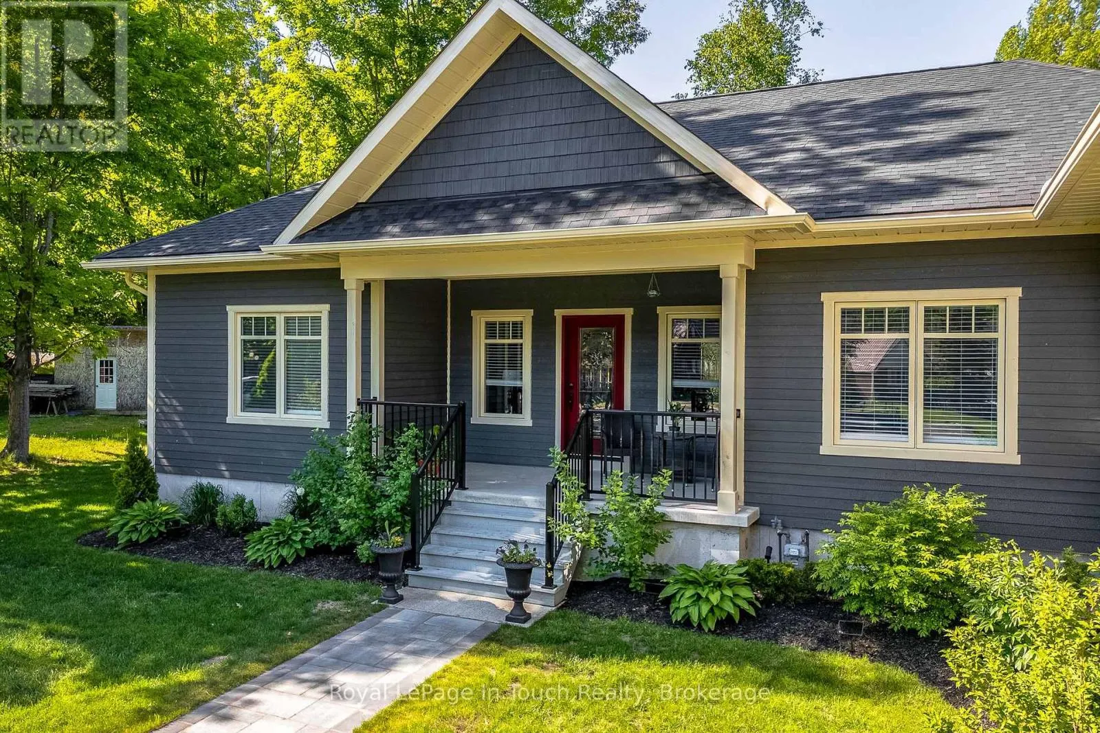 55 BEAUFORT CRESCENT