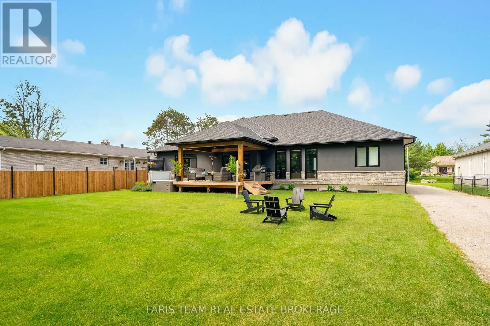 7 REYNOLDS ROAD