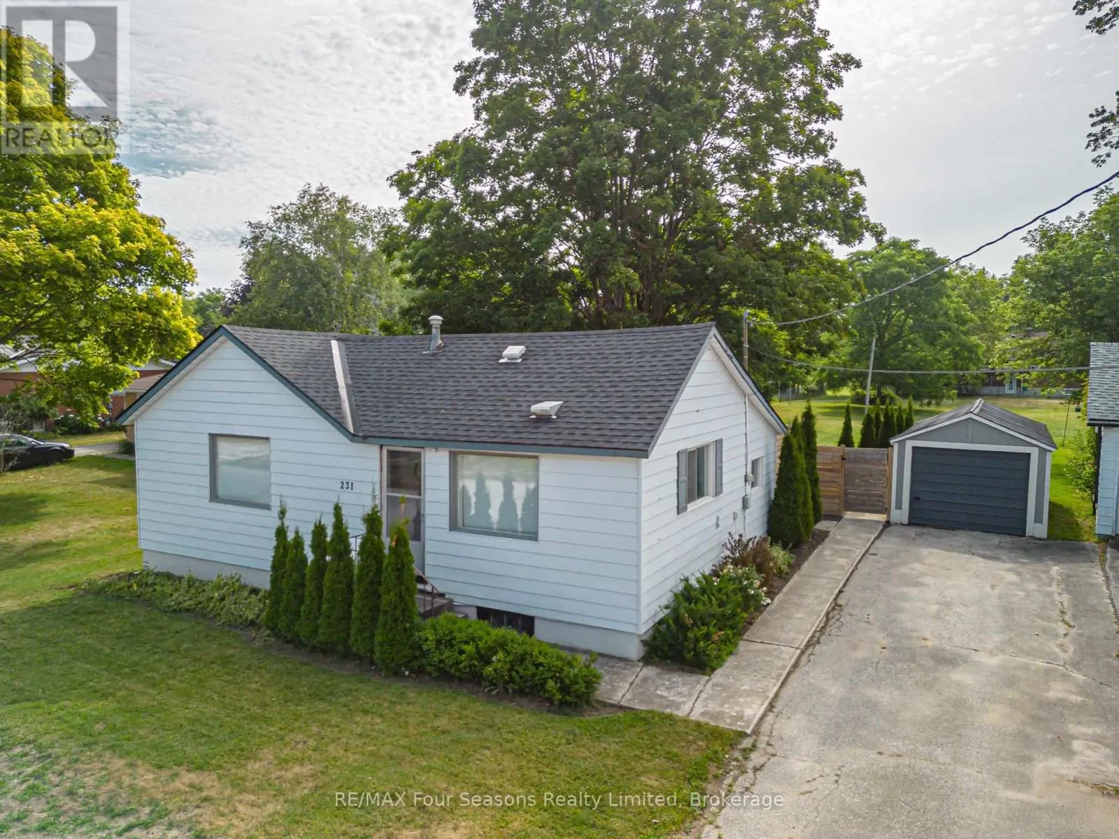 231 SUPERIOR STREET