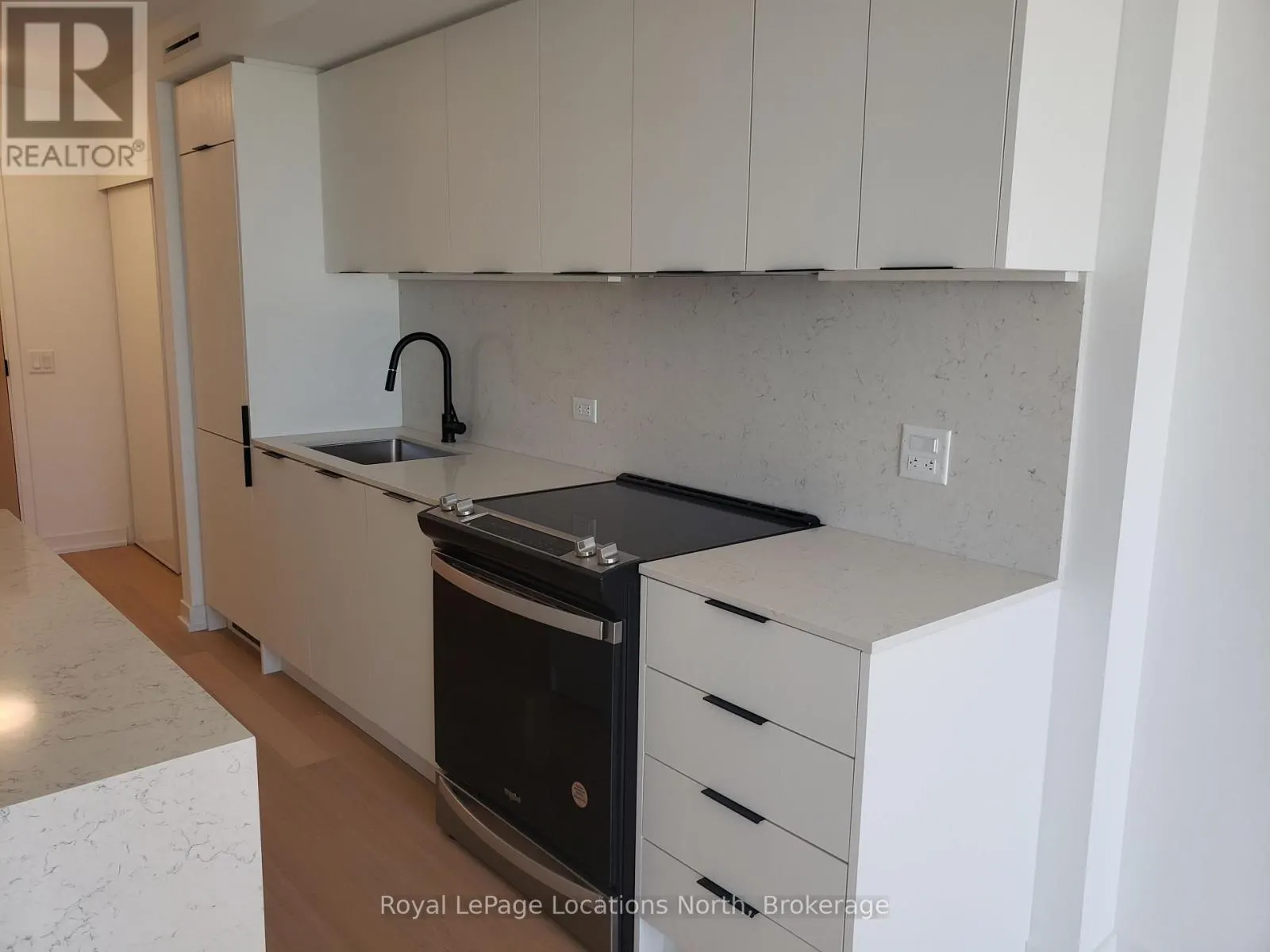 207 - 31 HURON STREET #207