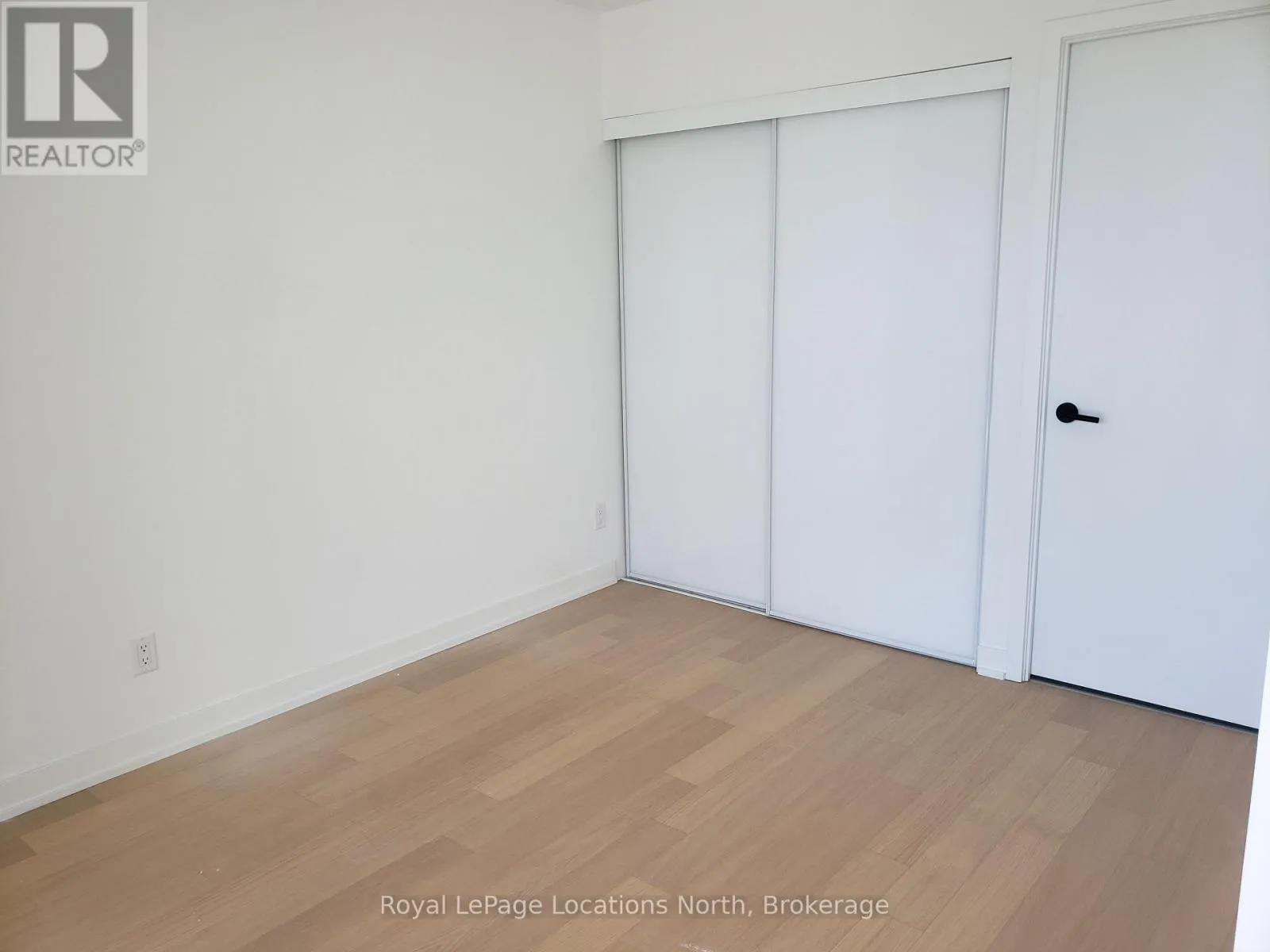 207 - 31 HURON STREET #207