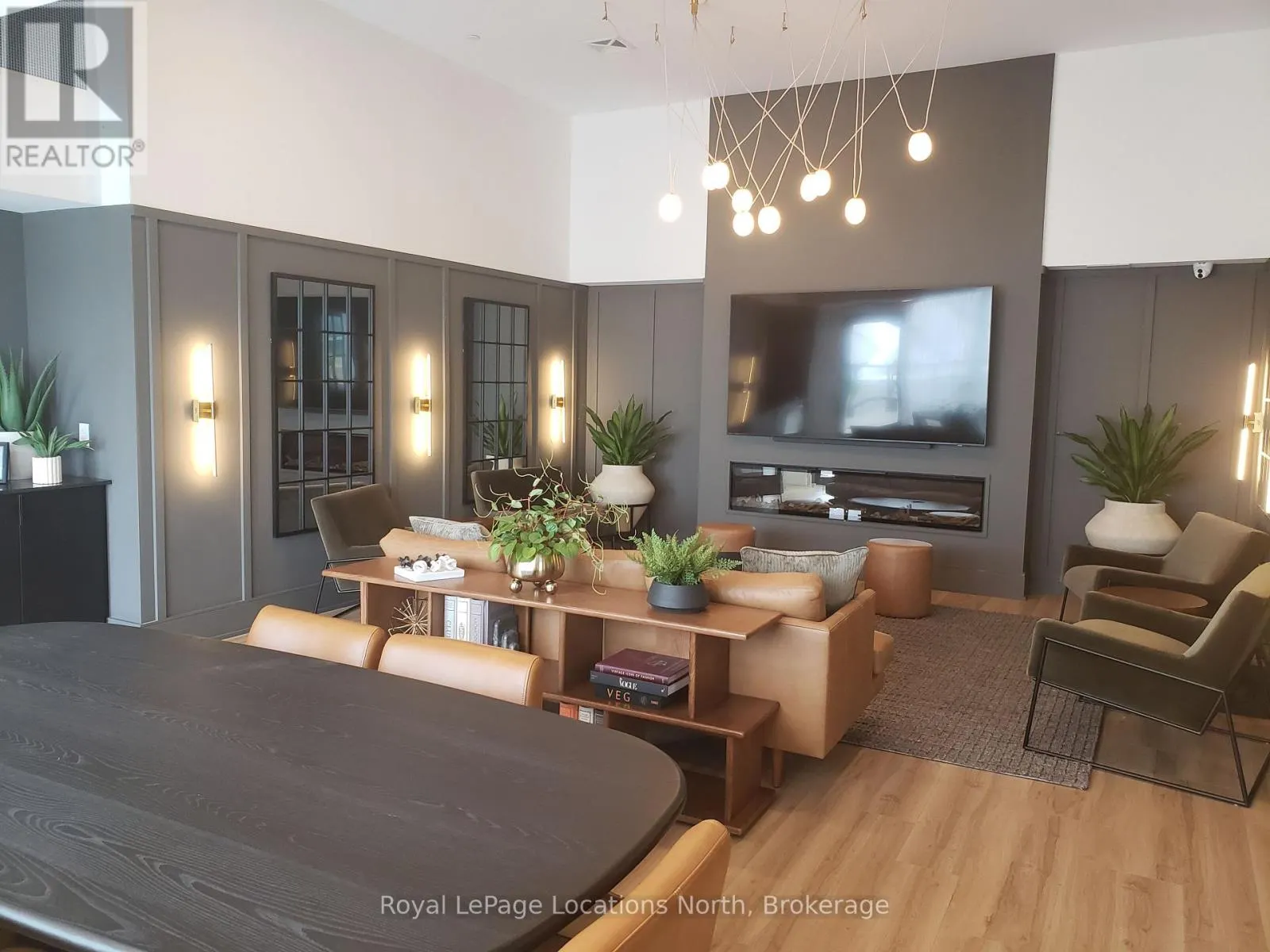 207 - 31 HURON STREET #207