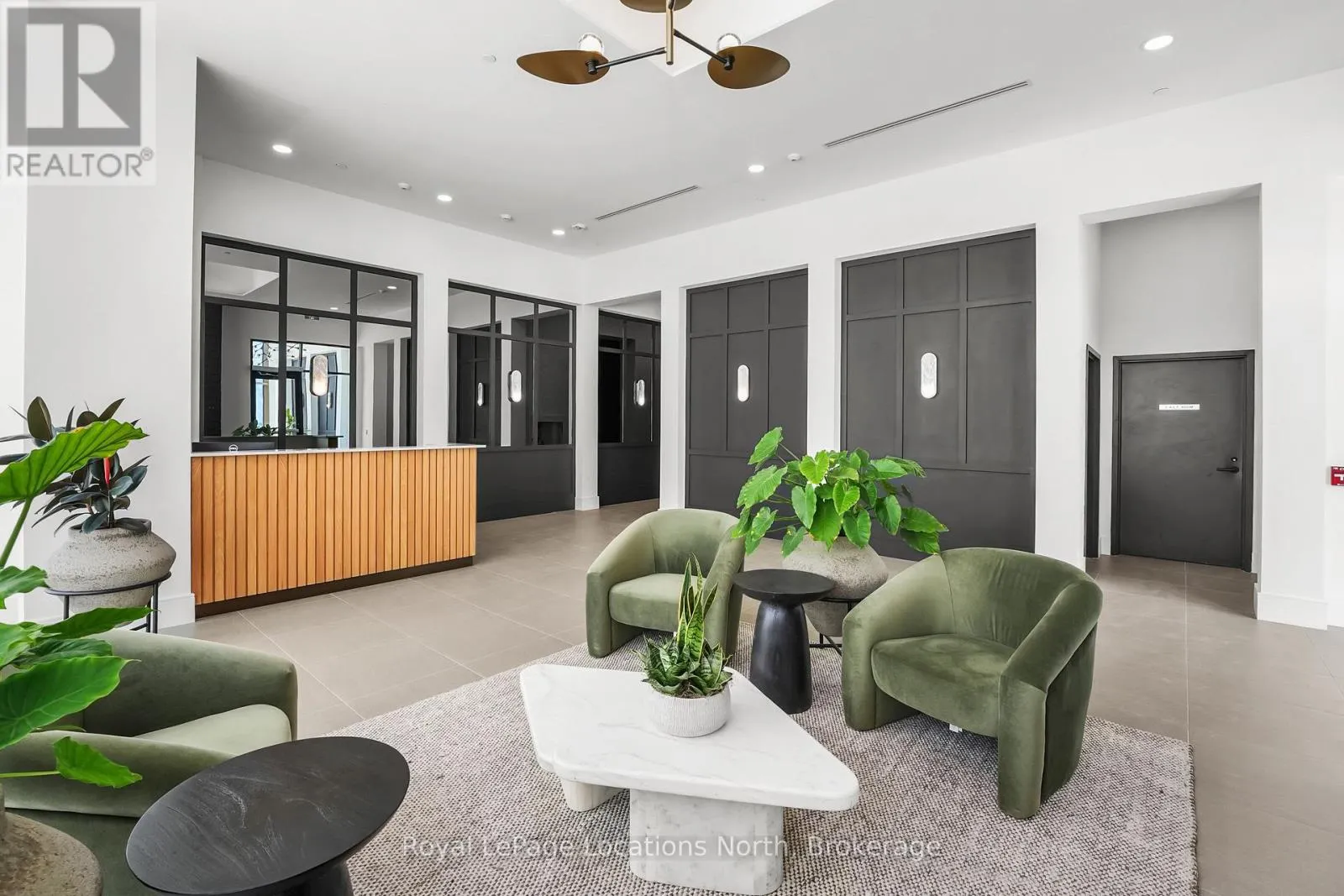 207 - 31 HURON STREET #207
