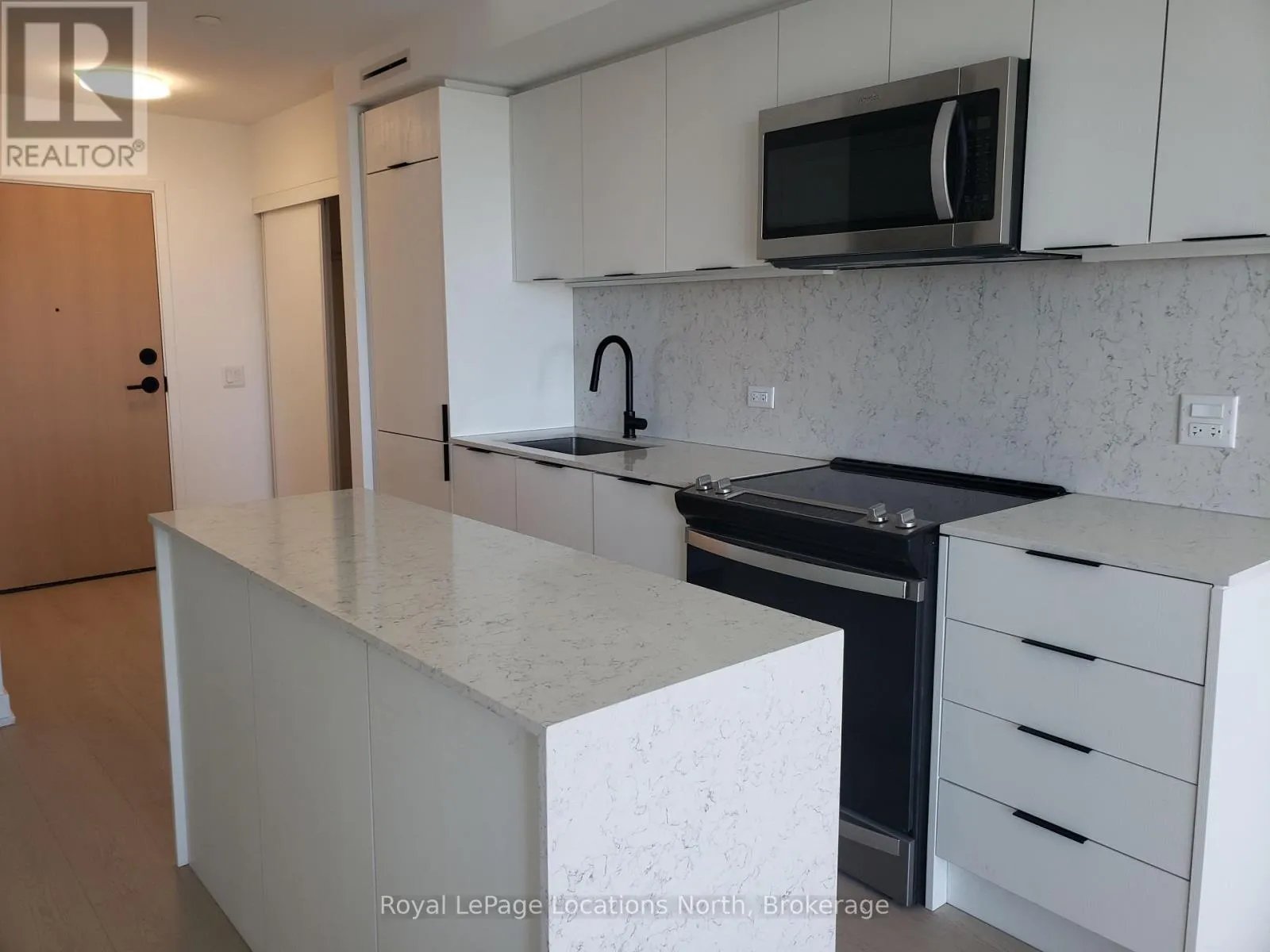 410 - 31 HURON STREET #410