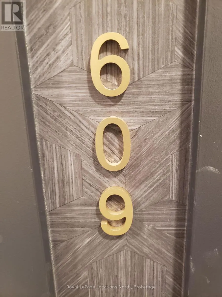 609 - 31 HURON STREET #609