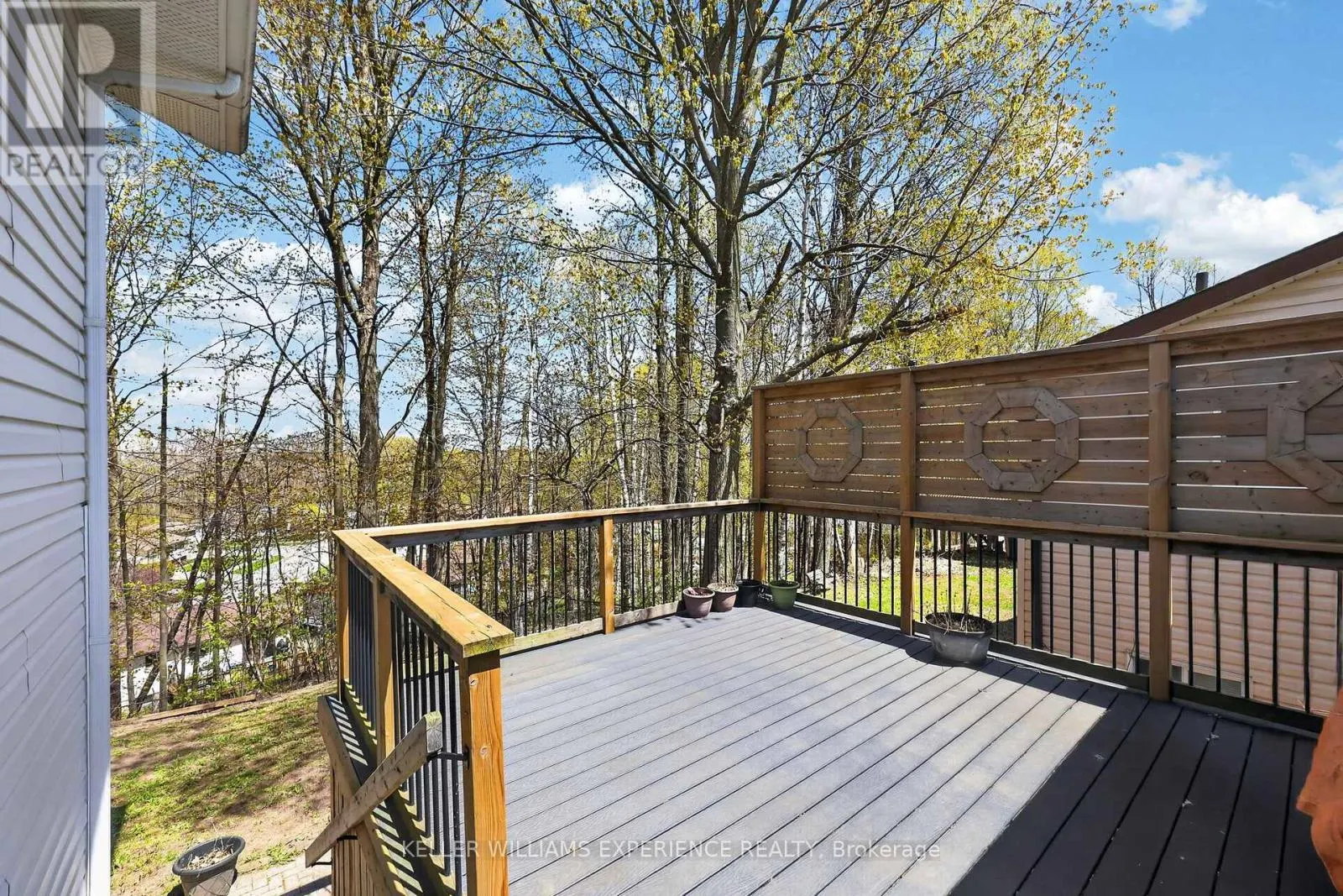 645 BAYVIEW DRIVE