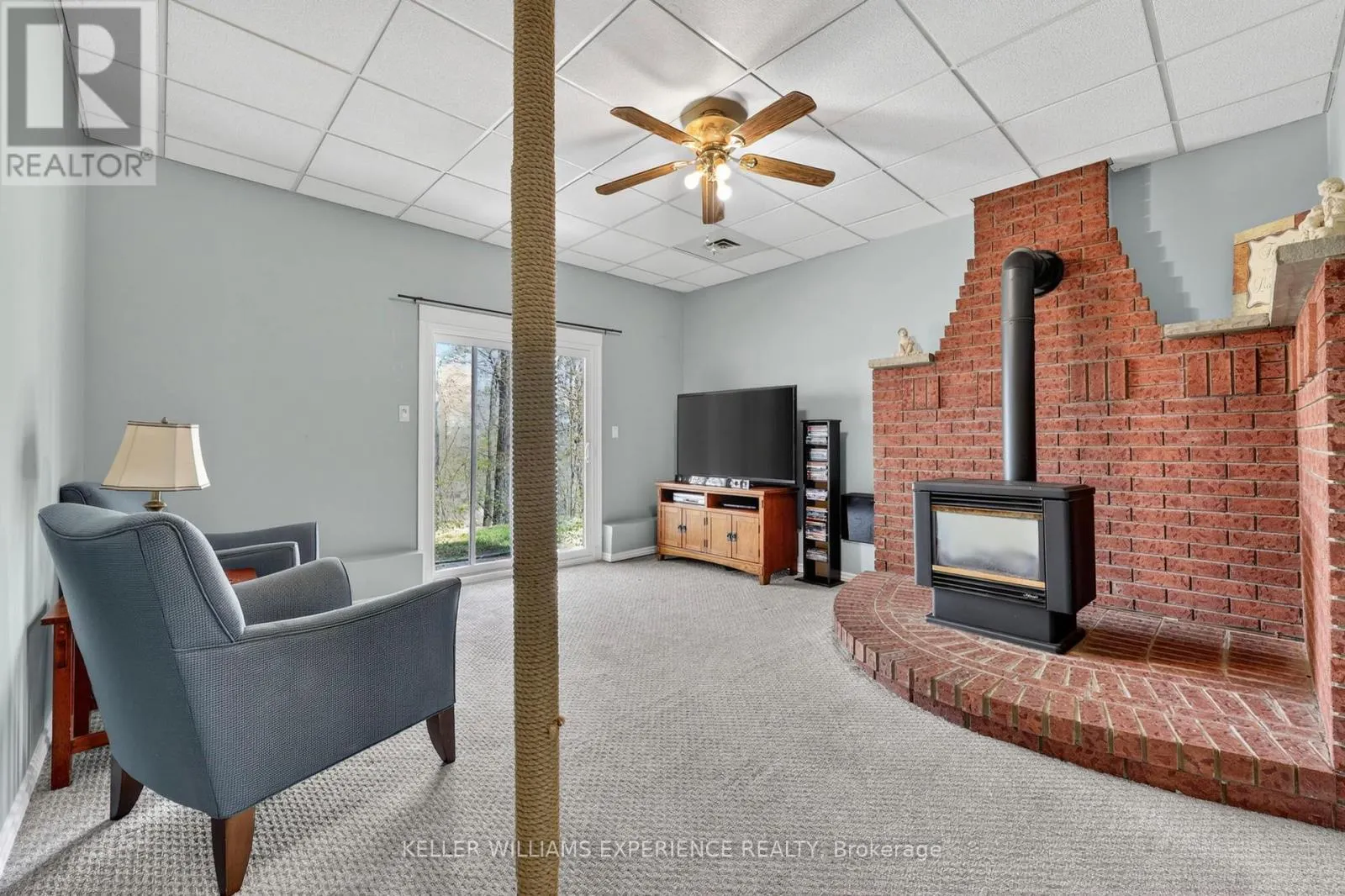 645 BAYVIEW DRIVE
