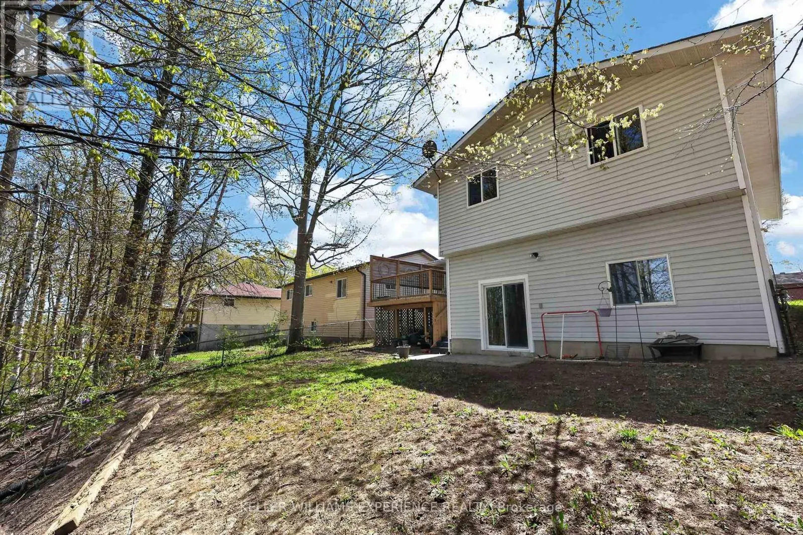 645 BAYVIEW DRIVE