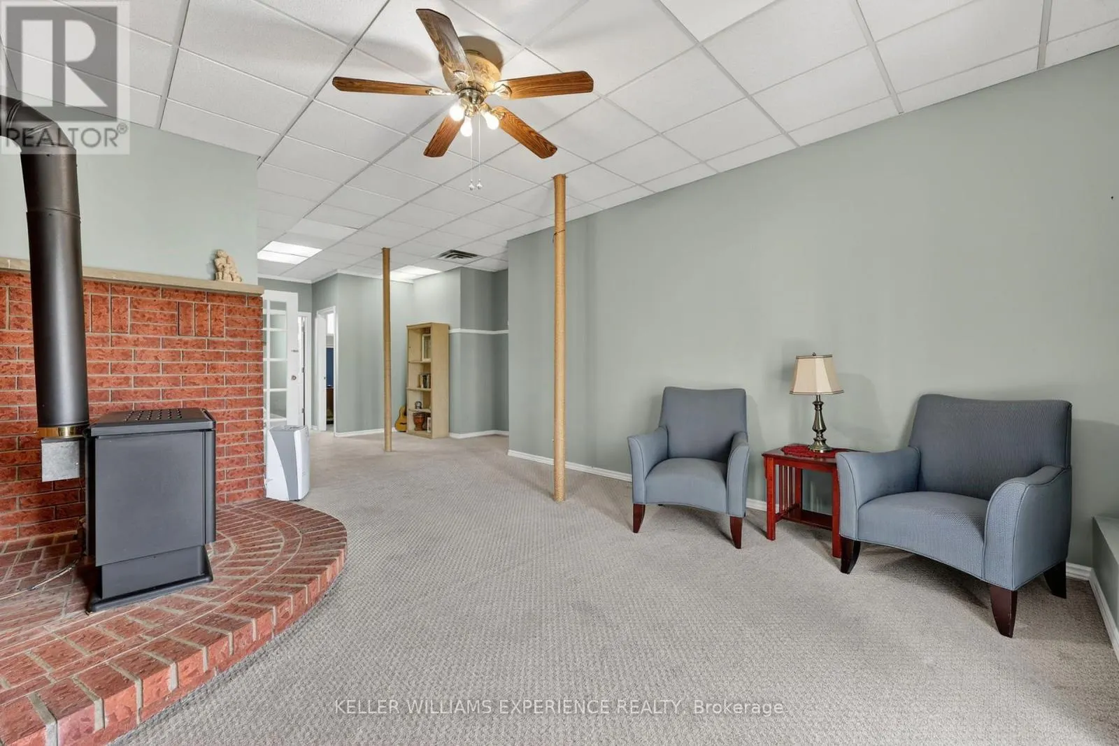 645 BAYVIEW DRIVE