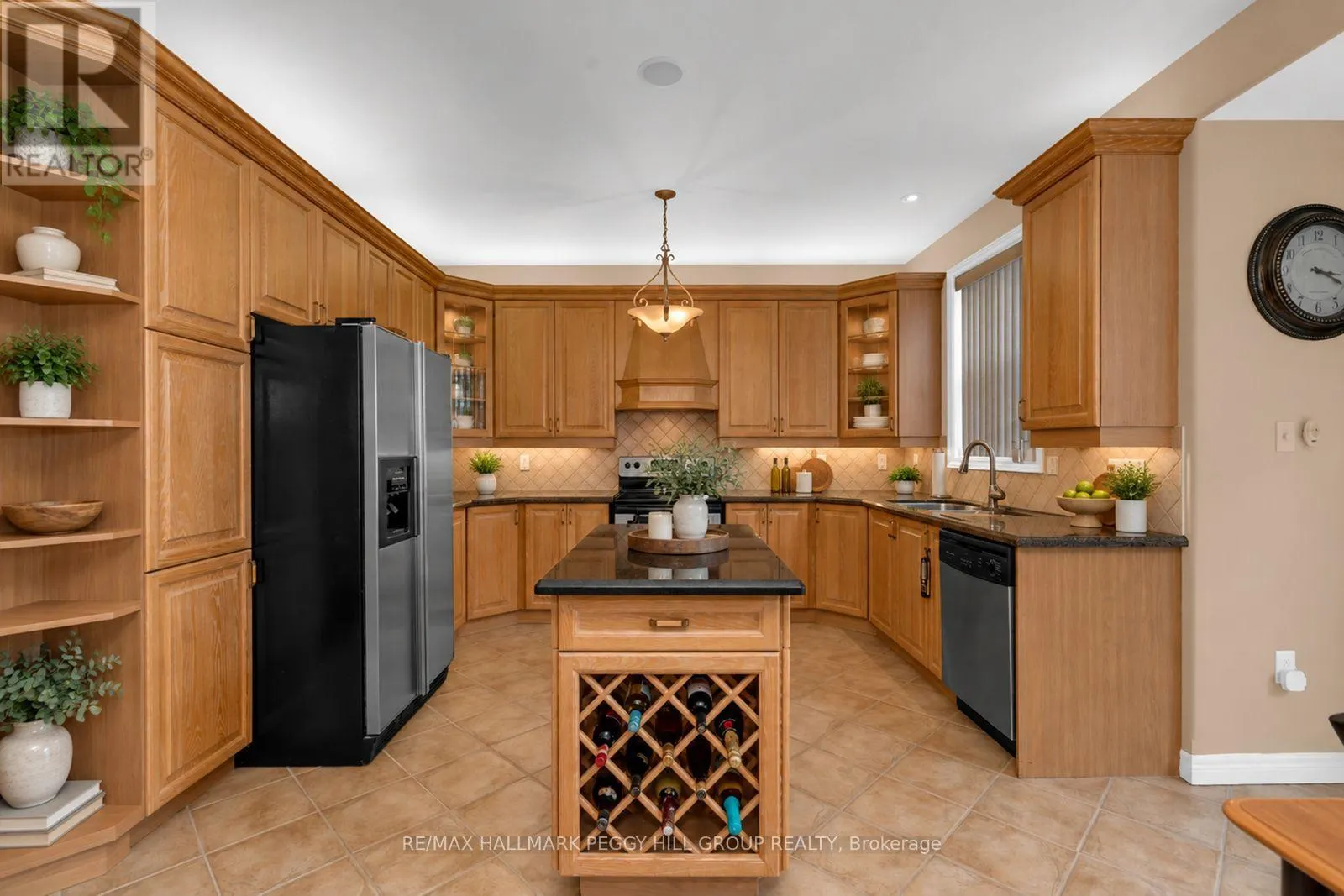5 SANDRINGHAM DRIVE