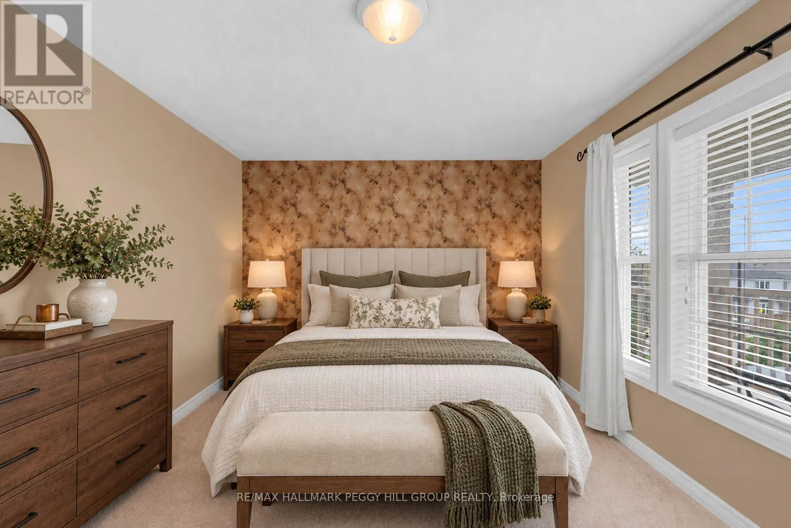 5 SANDRINGHAM DRIVE