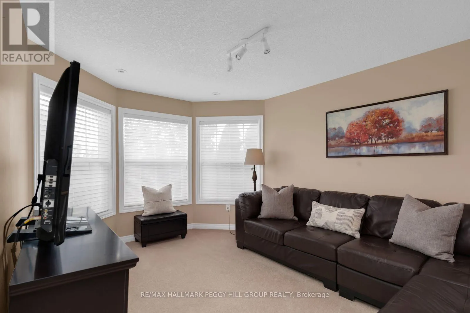 5 SANDRINGHAM DRIVE
