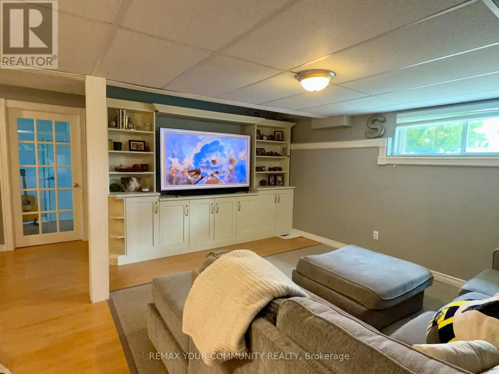 86 OXLEY DRIVE